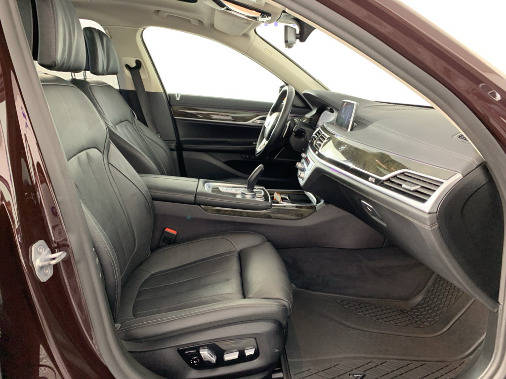 Used 2020 BMW 740i RWD image 43