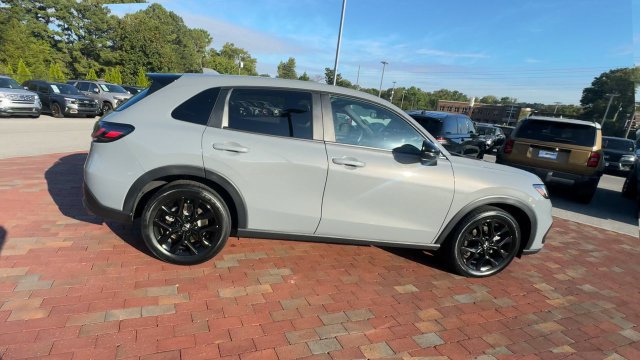 Used 2024 Honda HR-V Sport image 3