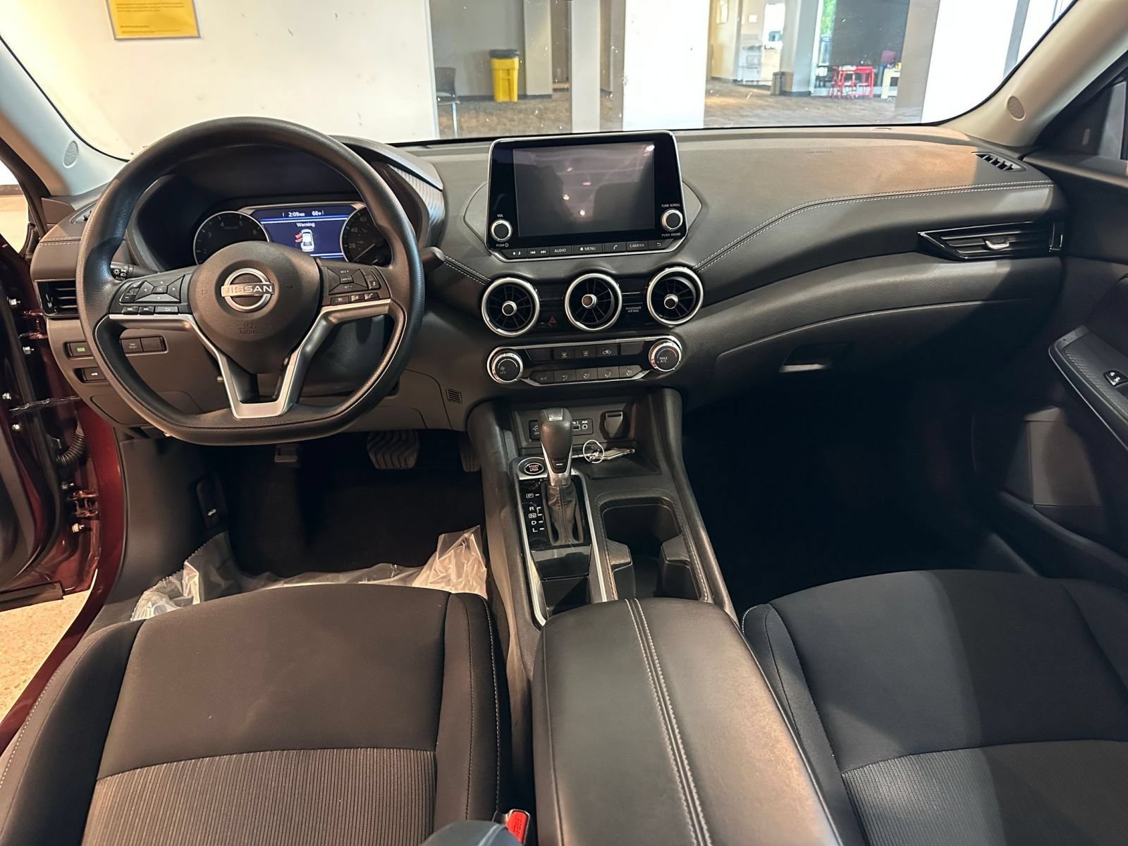 Used 2025 Nissan Sentra SV FWD image 32