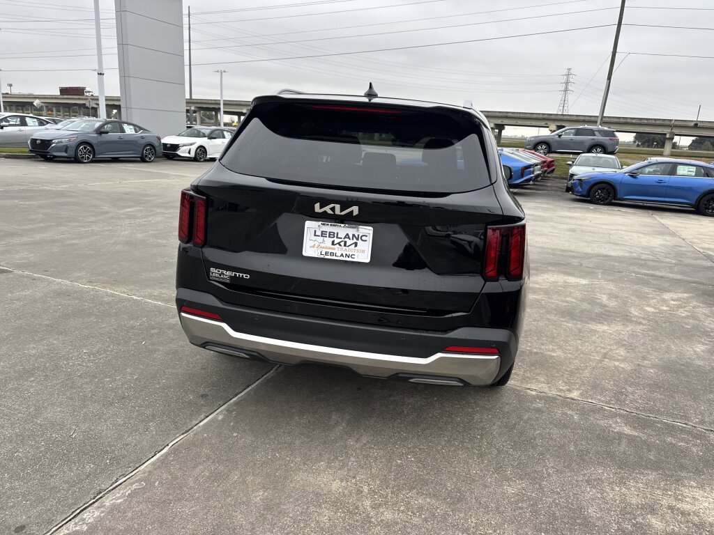 Certified 2025 Kia Sorento S w/ Panoramic Sunroof Package image 20