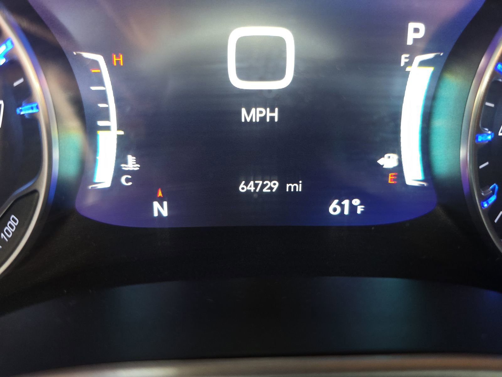 Used 2023 Chrysler Pacifica Touring FWD image 17