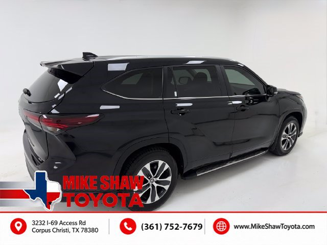 Used 2024 Toyota Highlander XLE FWD image 41