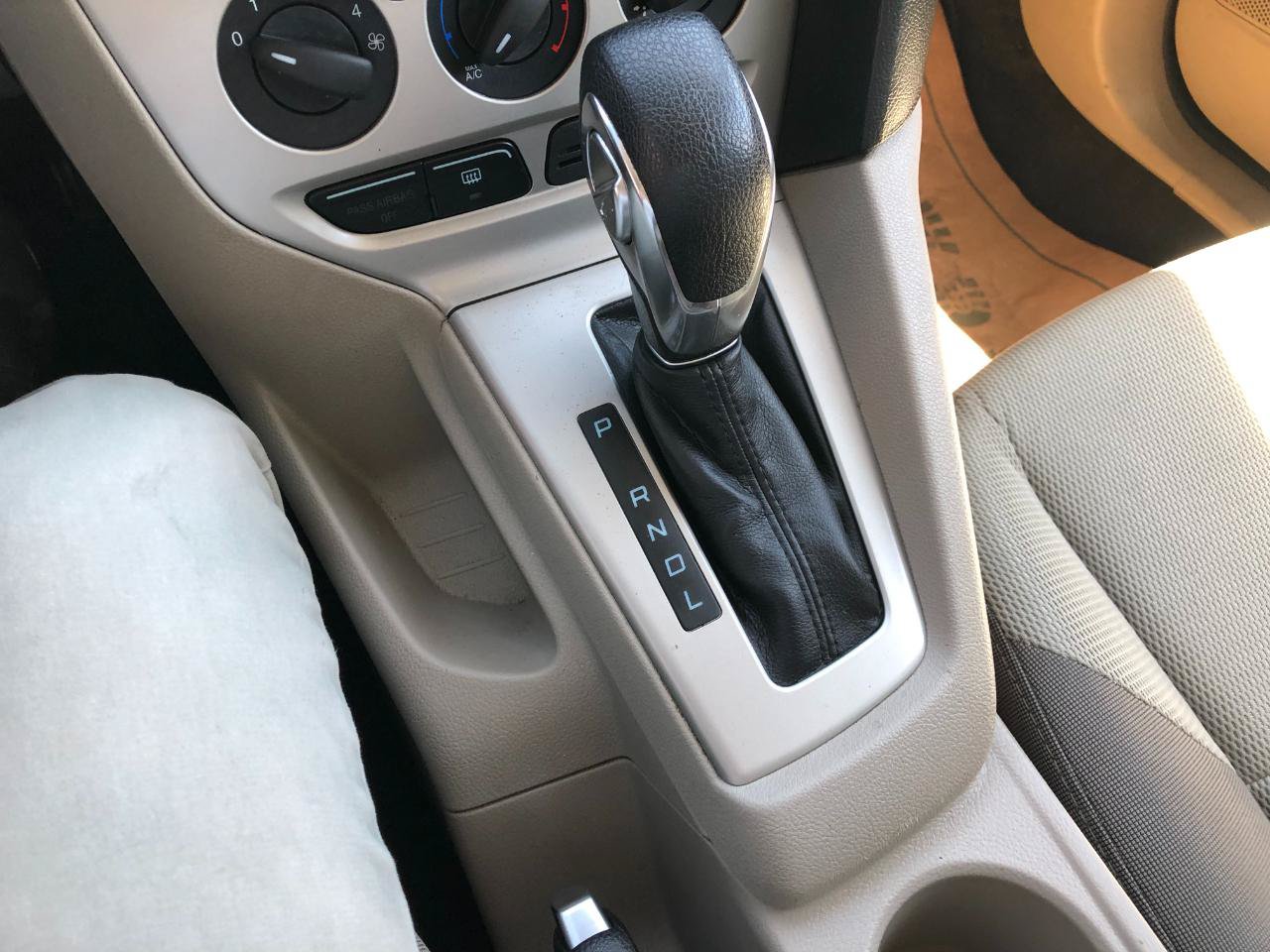 Used 2012 Ford Focus SE FWD image 18