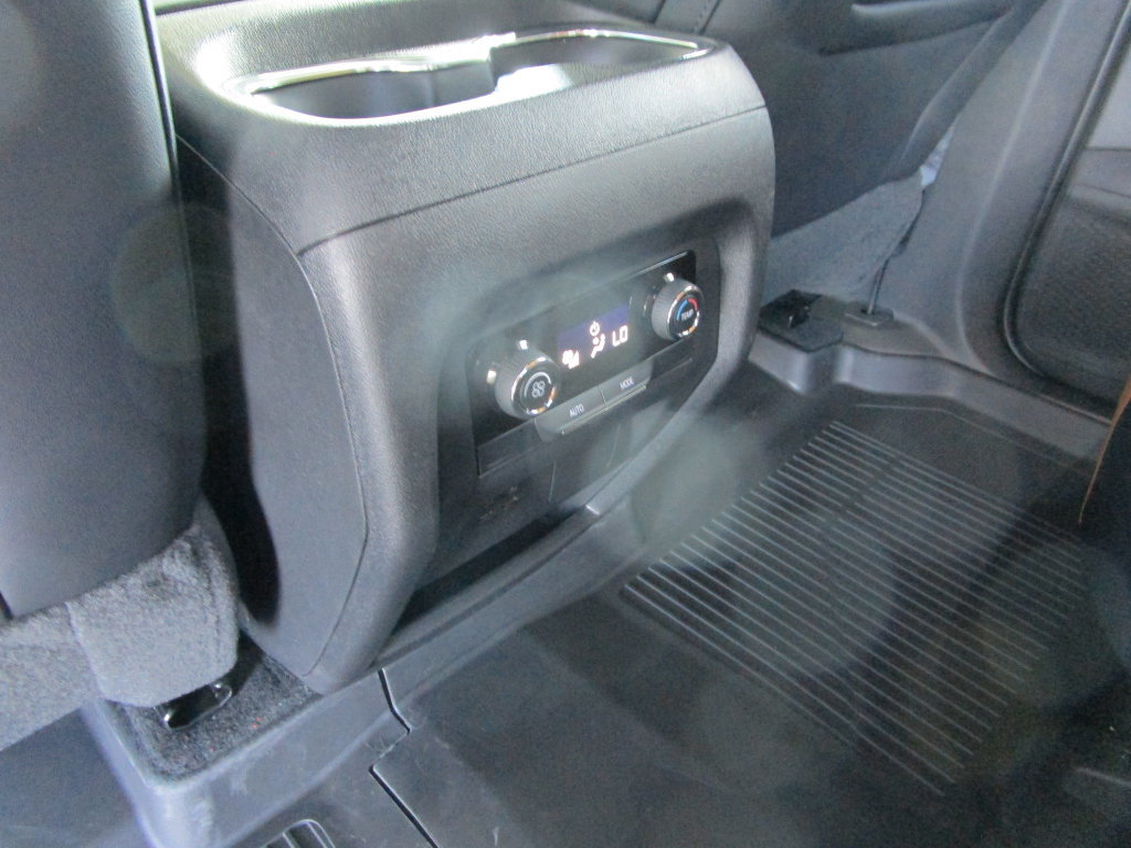 New 2027 Chevrolet Traverse Z71 w/ LPO, Floor Liner Package AWD/4WD image 18