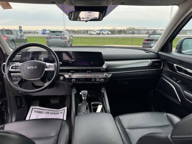 Used 2025 Kia Telluride S image 30