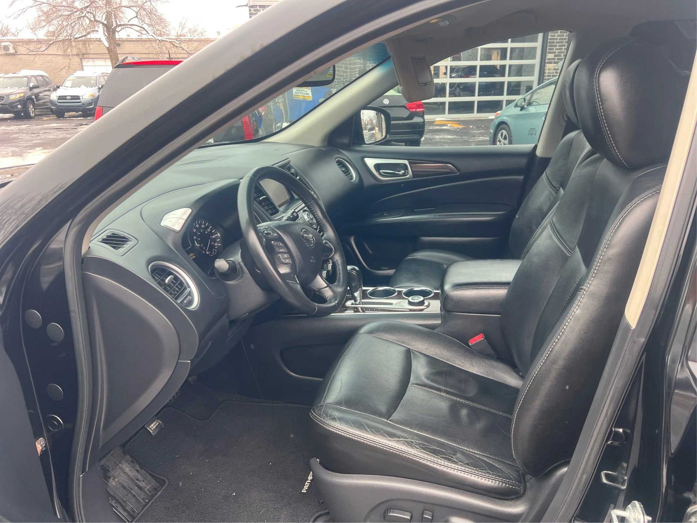 Used 2013 Nissan Pathfinder SL image 10