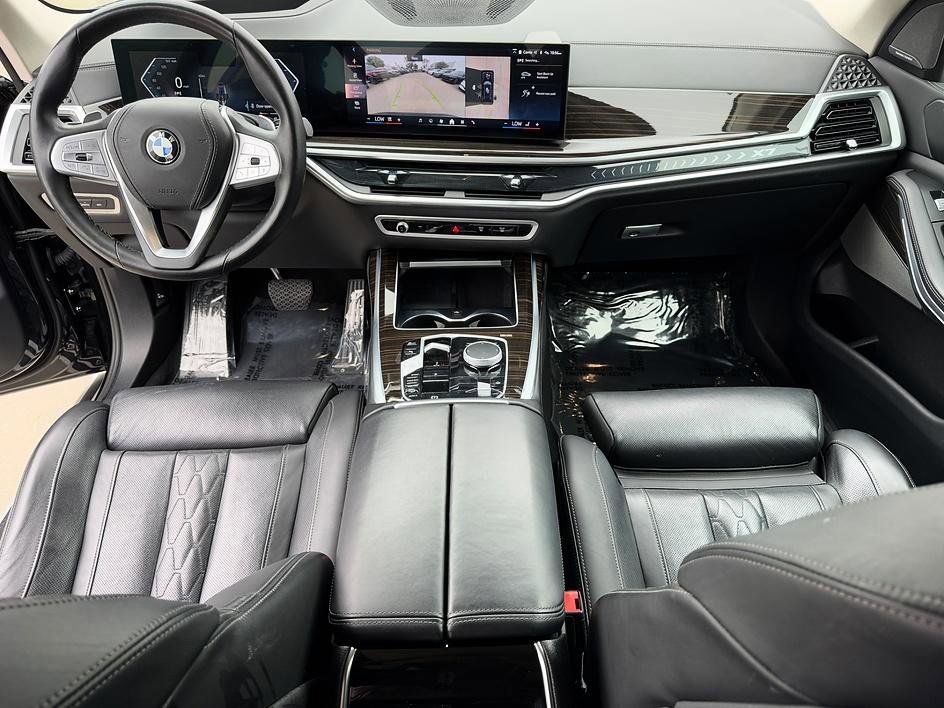 Used 2025 BMW X7 xDrive40i AWD/4WD image 34