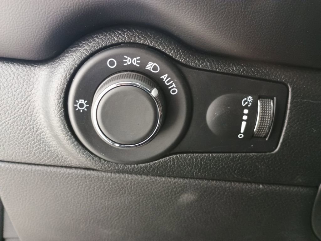 Used 2025 Dodge Durango GT image 12