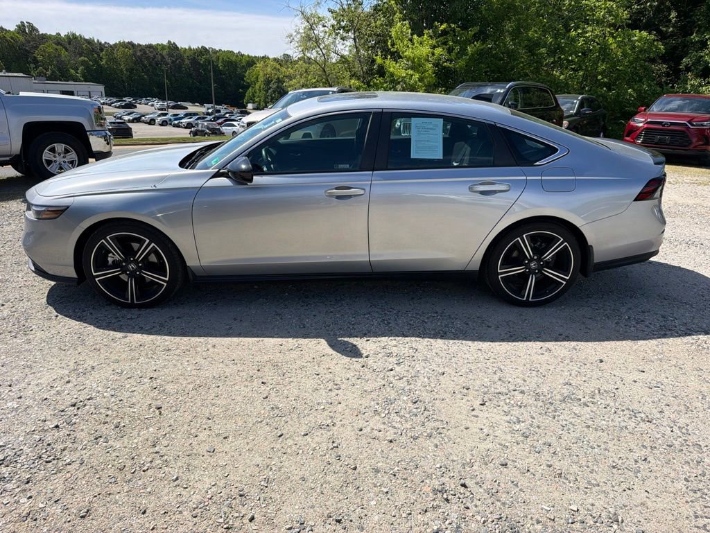 Used 2024 Honda Accord Sport image 2