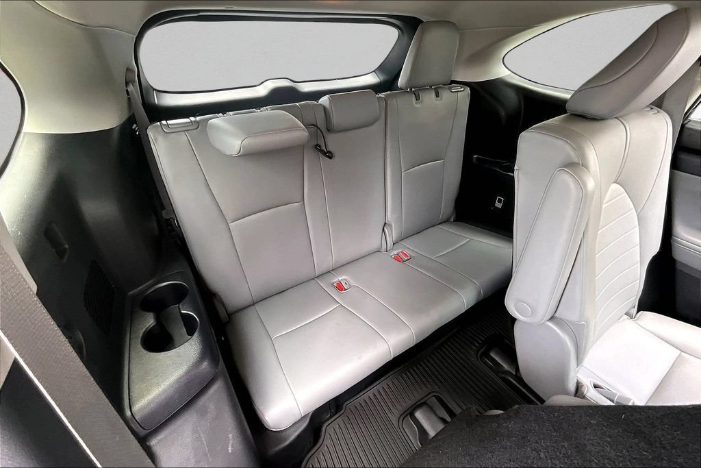Certified 2020 Toyota Highlander XLE FWD image 29