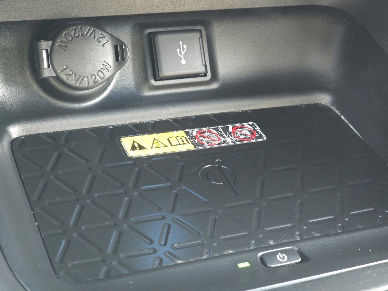 Used 2022 Toyota RAV4 XSE image 9