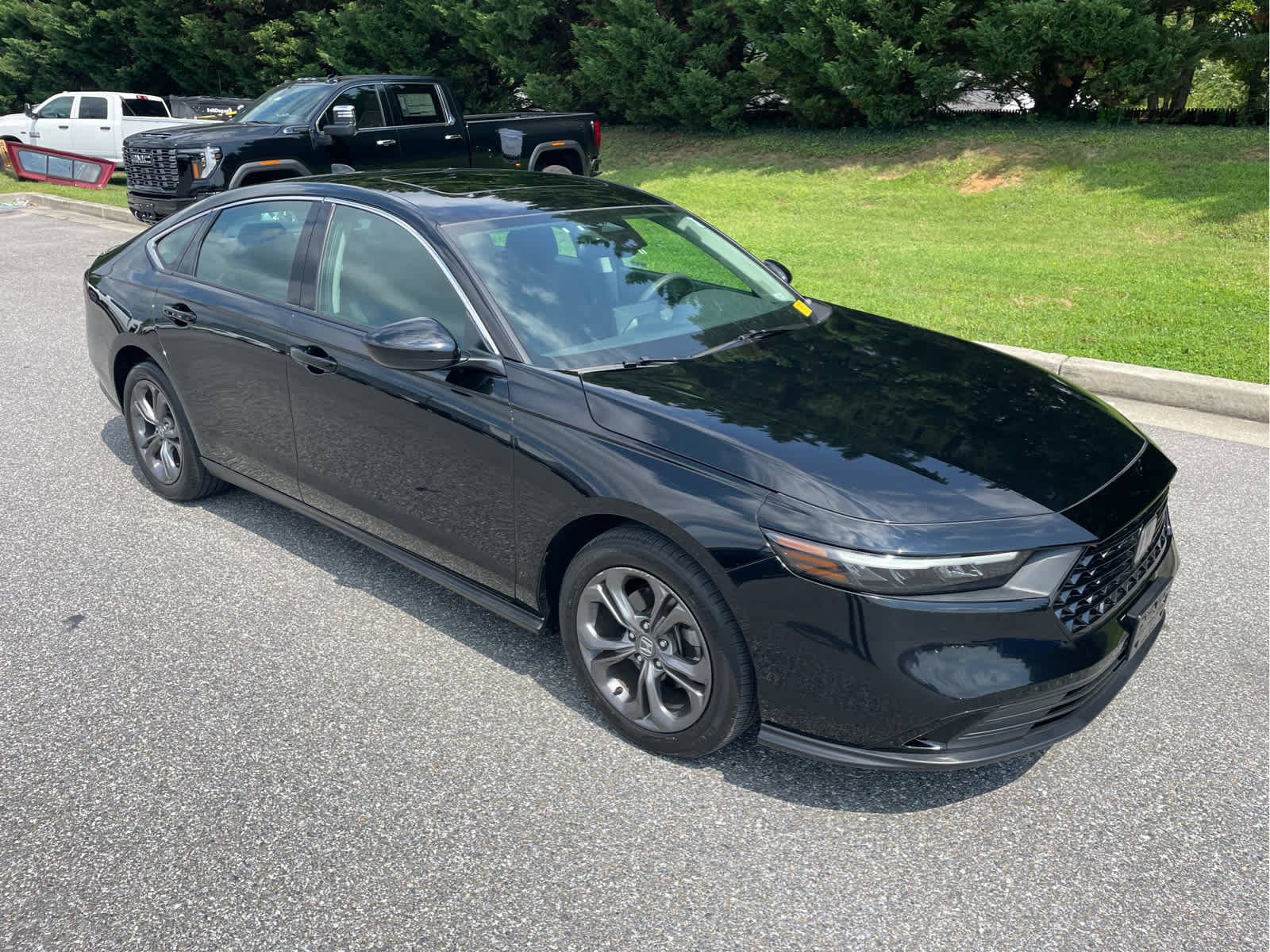 Used 2023 Honda Accord EX image 4