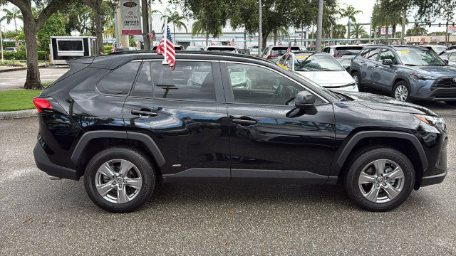 Used 2025 Toyota RAV4 LE AWD/4WD image 11