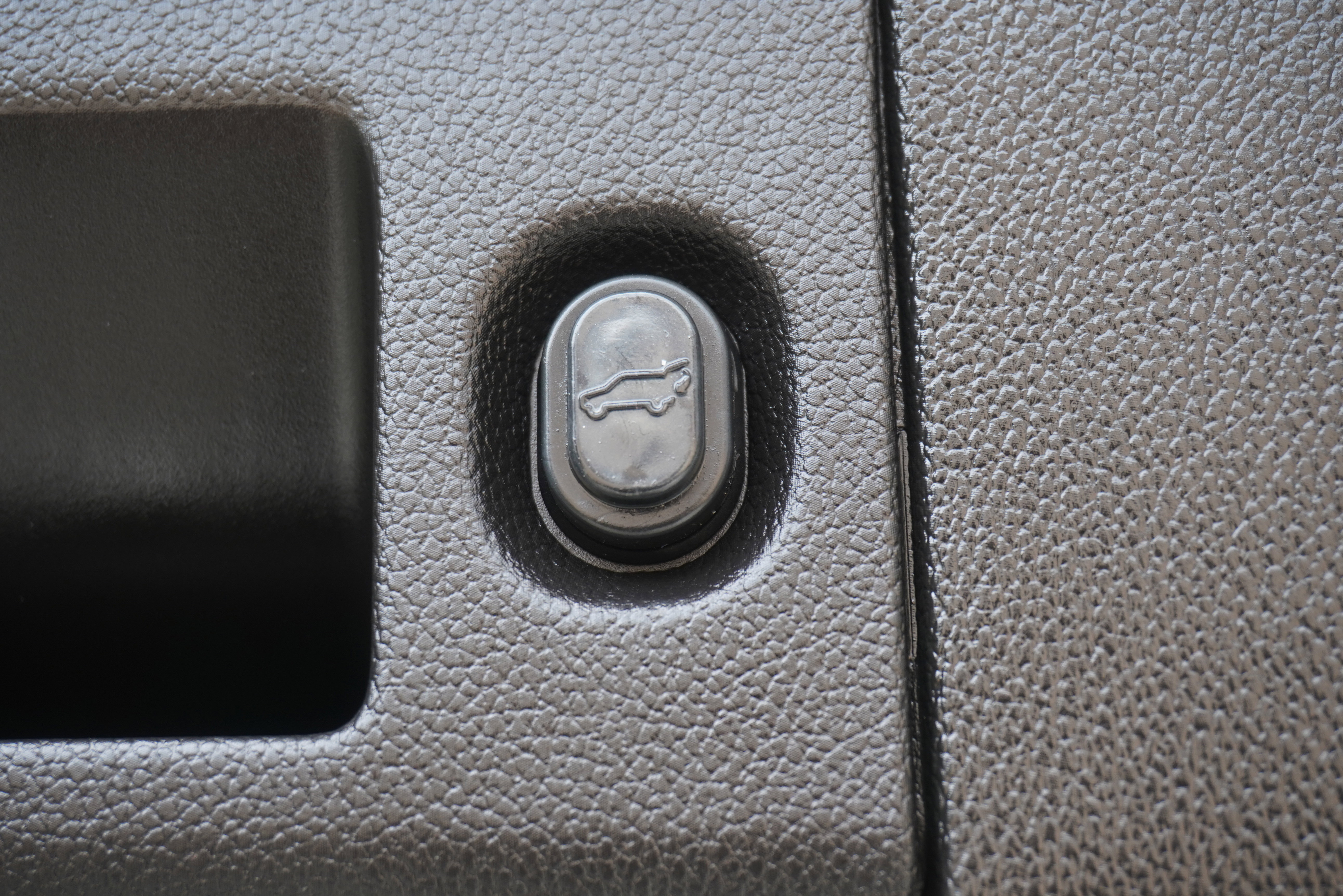 Used 2019 GMC Yukon XL SLE w/ SLE Value Package image 26