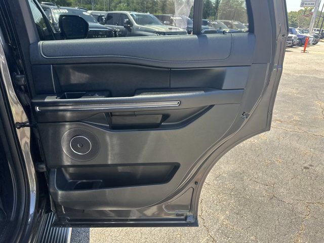 Used 2020 Ford Expedition XLT w/ Equipment Group 202A RWD image 20