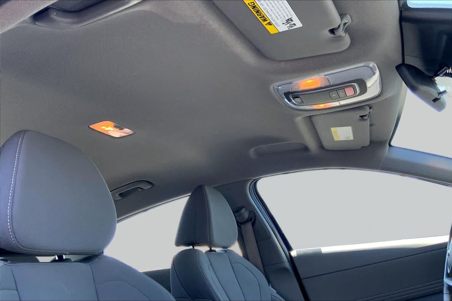 Used 2023 Hyundai Elantra SEL w/ Convenience Package FWD image 12
