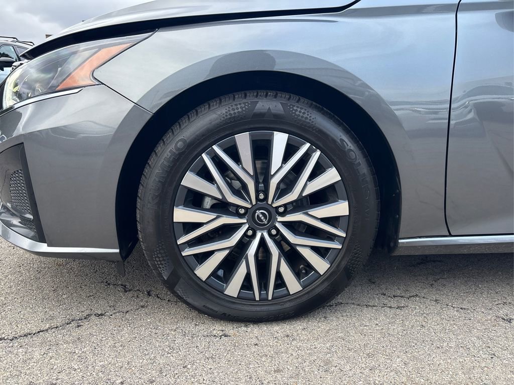 Used 2023 Nissan Altima 2.5 SV image 12