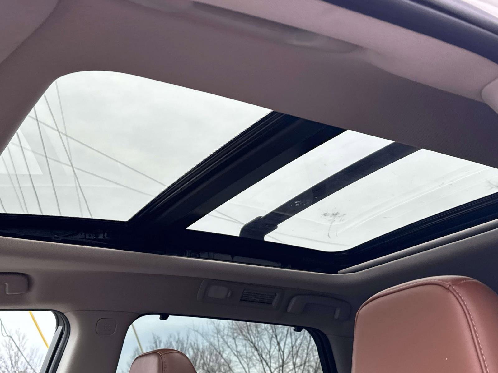 Used 2023 Nissan Pathfinder Platinum image 9