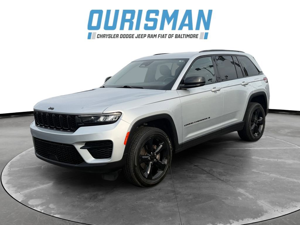 Used 2022 Jeep Grand Cherokee Altitude image 2