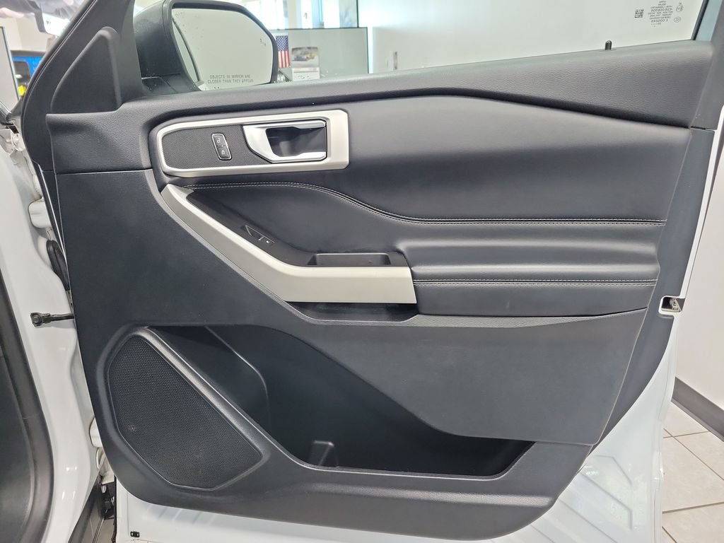 Used 2021 Ford Explorer XLT w/ Equipment Group 202A AWD/4WD image 22