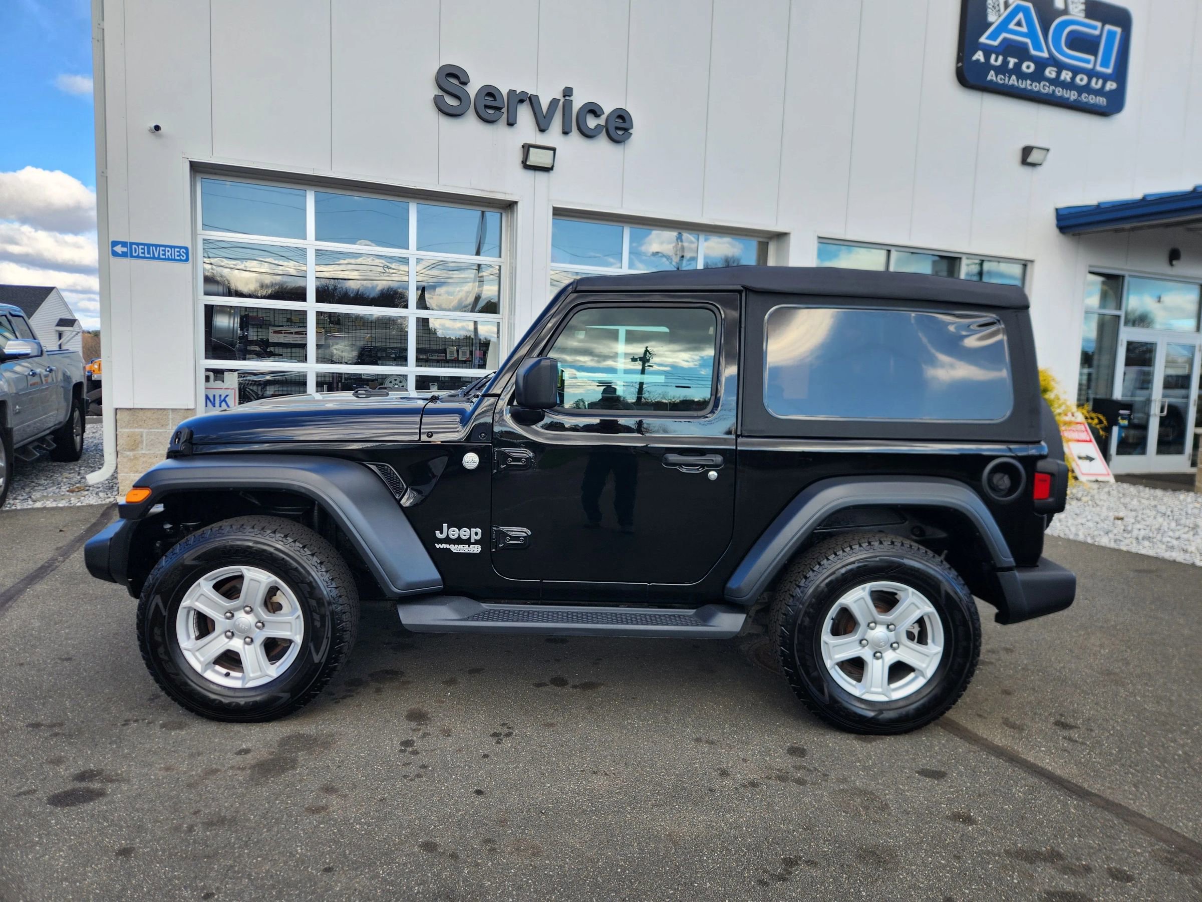 Used 2018 Jeep Wrangler Sport image 6