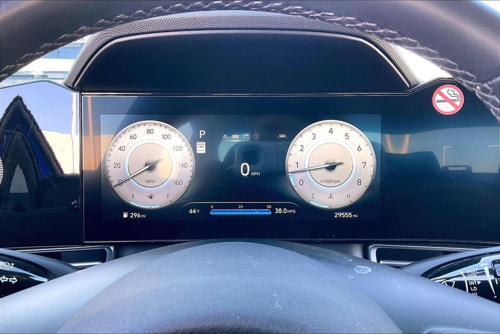 Used 2025 Hyundai Elantra SEL image 18