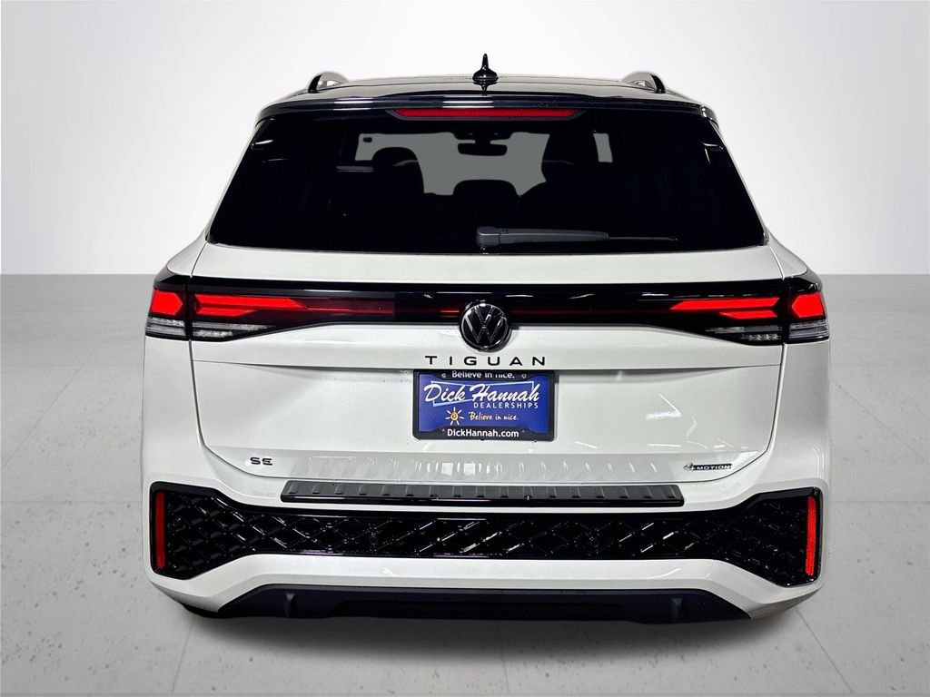 New 2025 Volkswagen Tiguan SE R-Line image 7