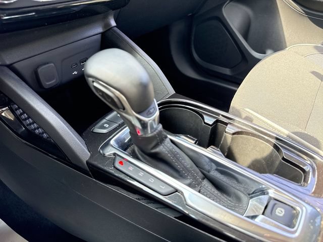 Used 2024 Chevrolet TrailBlazer LT w/ LT Cold Weather Package FWD image 19