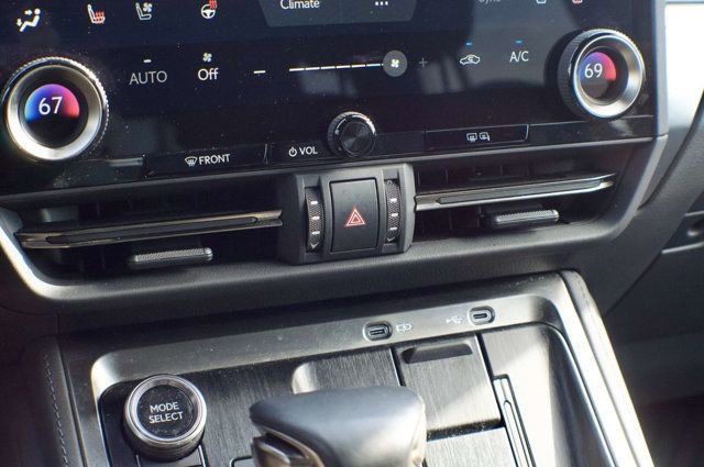 Used 2024 Lexus GX 550 image 31