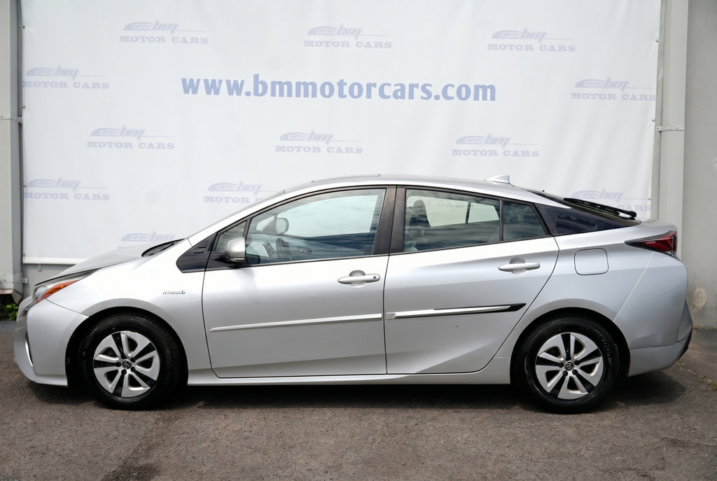 Used 2017 Toyota Prius Four w/ Advanced Technology Package FWD image 8