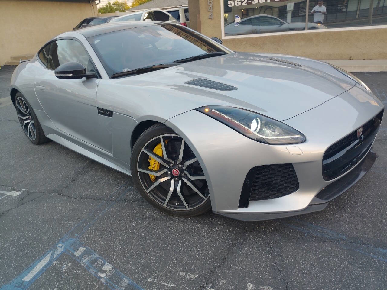 Used 2017 Jaguar F-TYPE SVR image 4