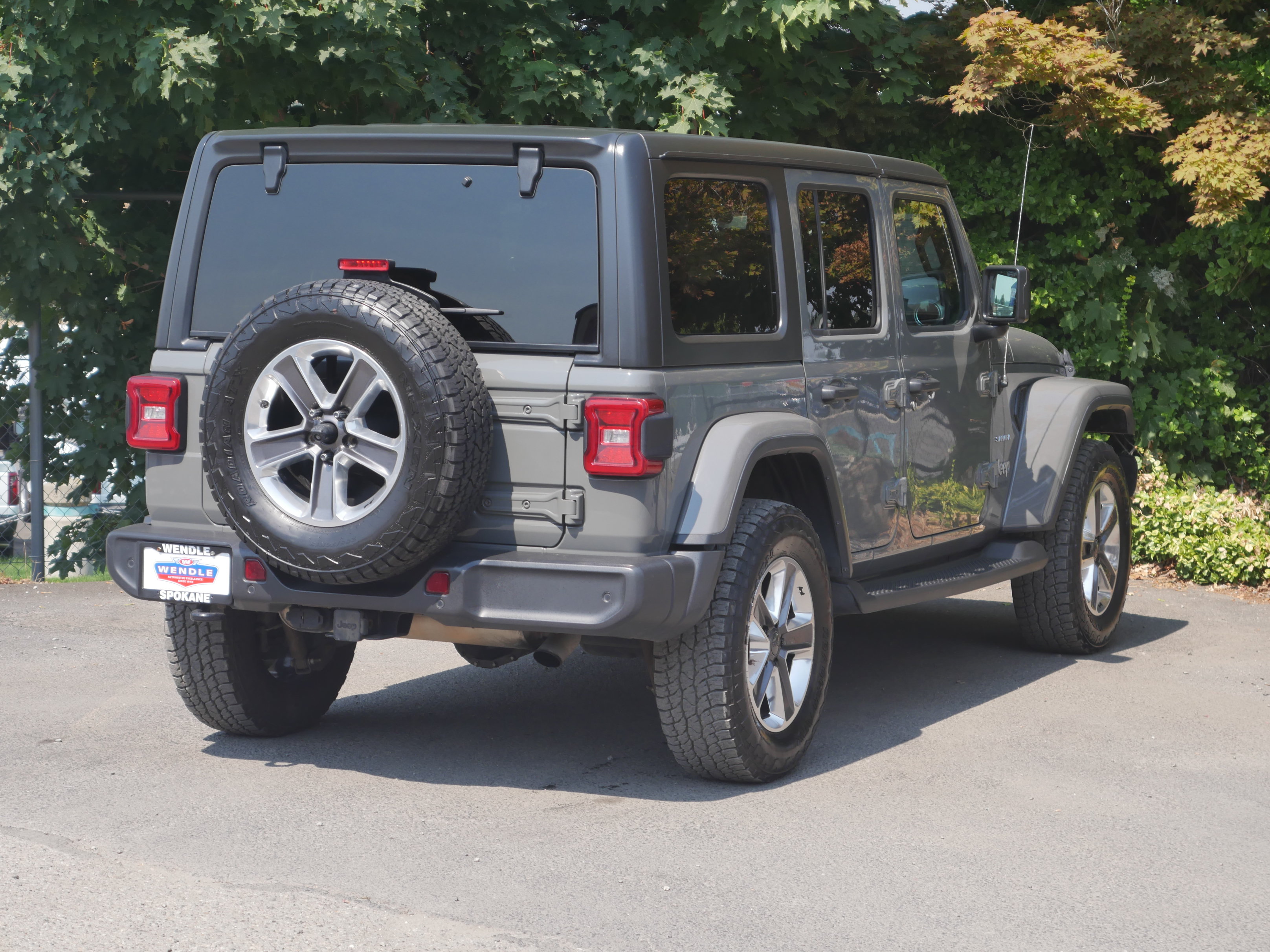 Used 2018 Jeep Wrangler Unlimited Sahara AWD/4WD image 24