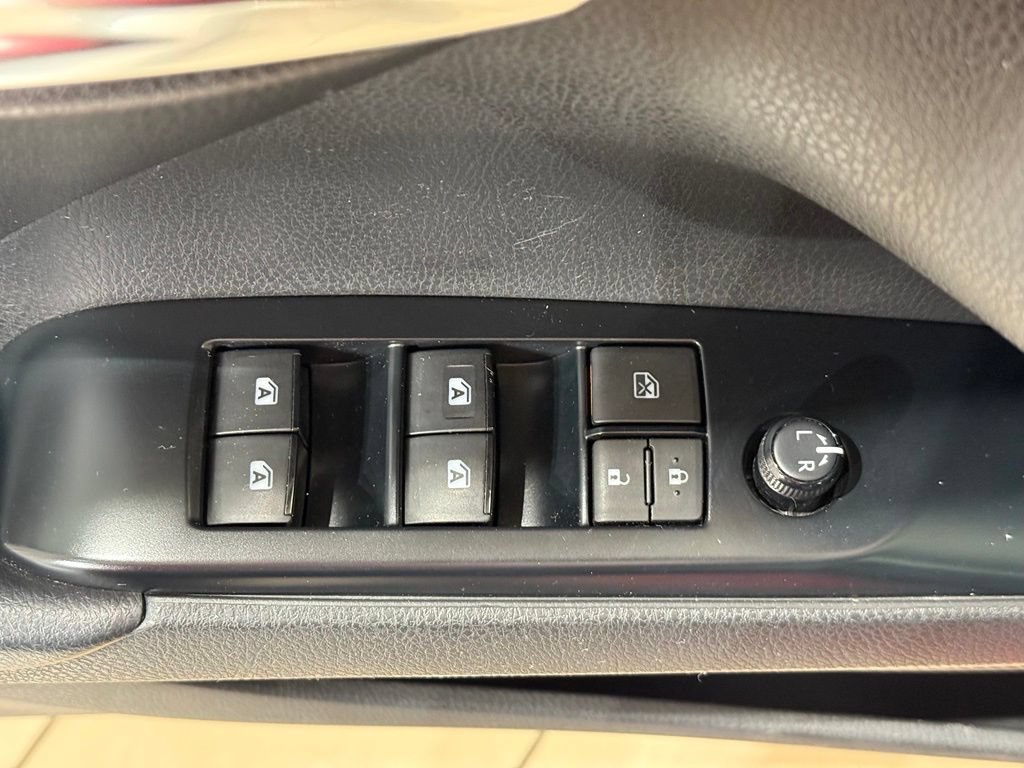 Used 2019 Toyota Camry LE FWD image 15