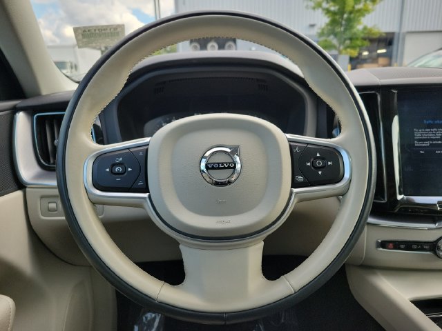 Used 2020 Volvo XC60 T5 Momentum AWD/4WD image 24