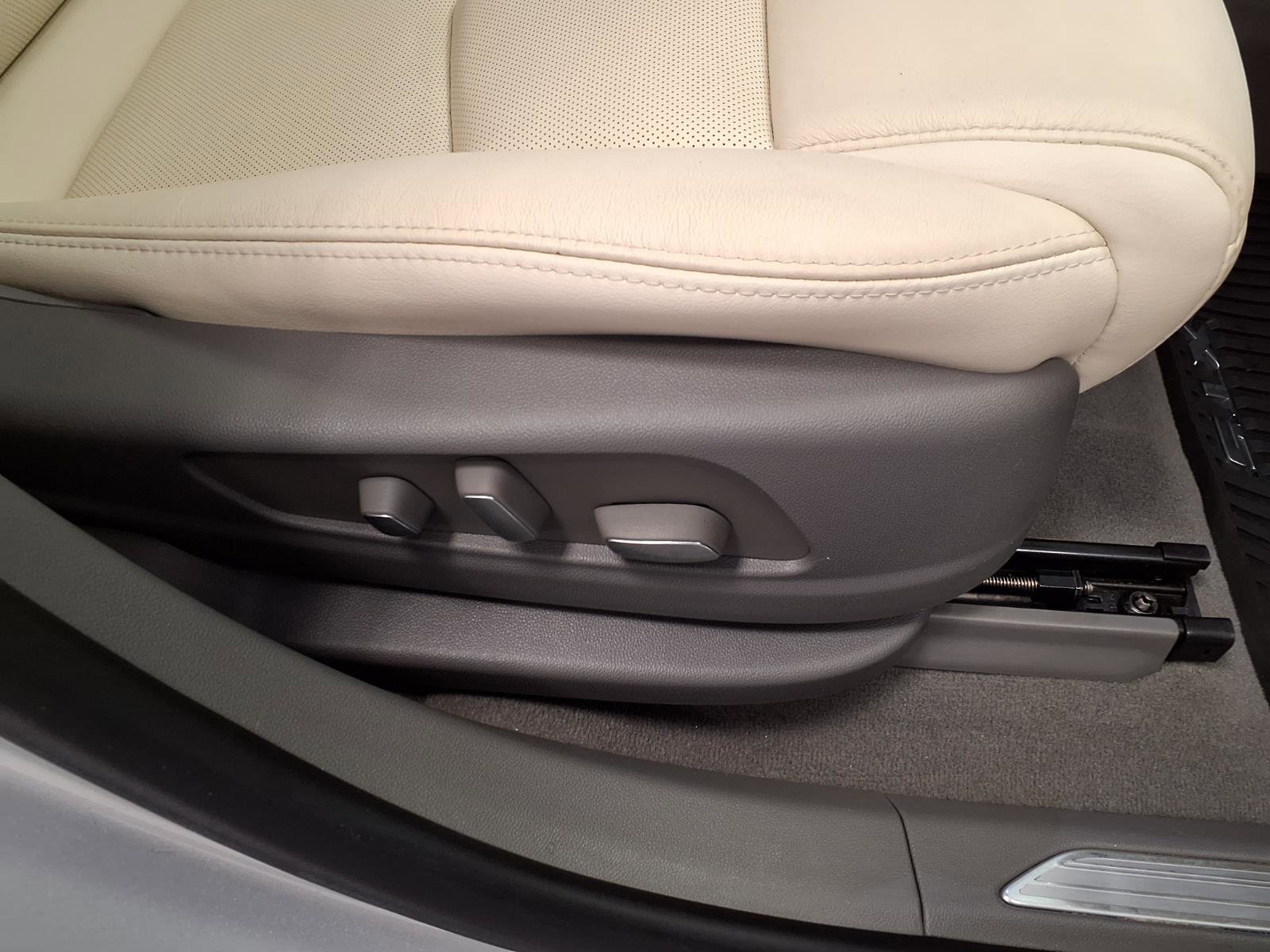 Used 2019 Cadillac XT5 Luxury FWD image 9