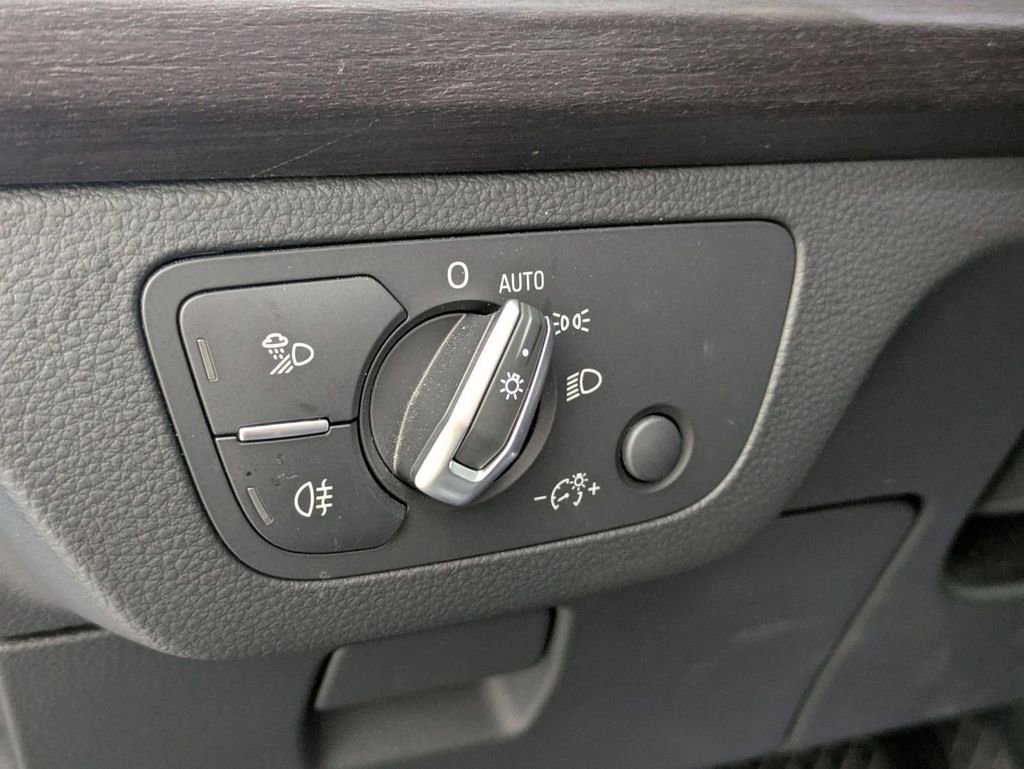 Used 2021 Audi Q5 e Premium Plus image 14