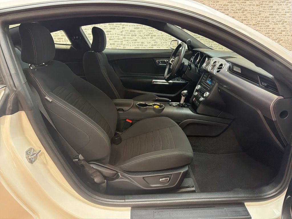 Used 2017 Ford Mustang Coupe image 11