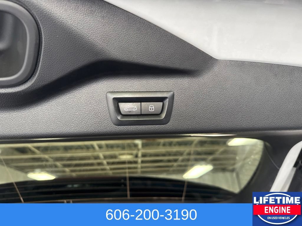 Used 2023 BMW X5 xDrive40i w/ Premium Package AWD/4WD image 12