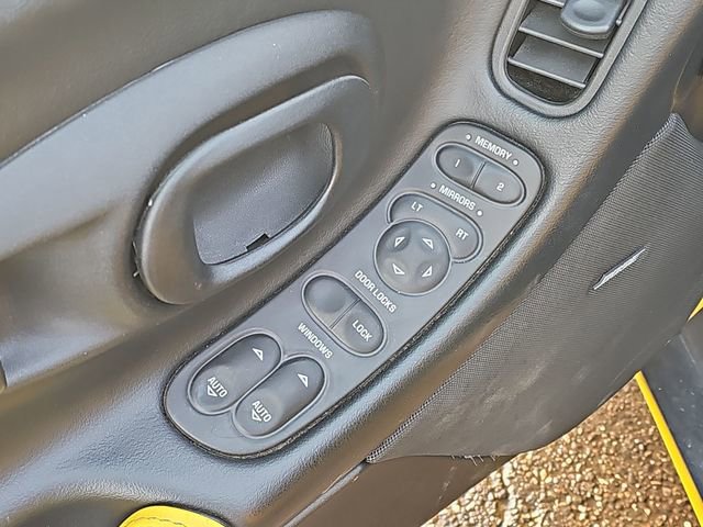 Used 2003 Chevrolet Corvette Convertible w/ Preferred Equipment Group1 image 20