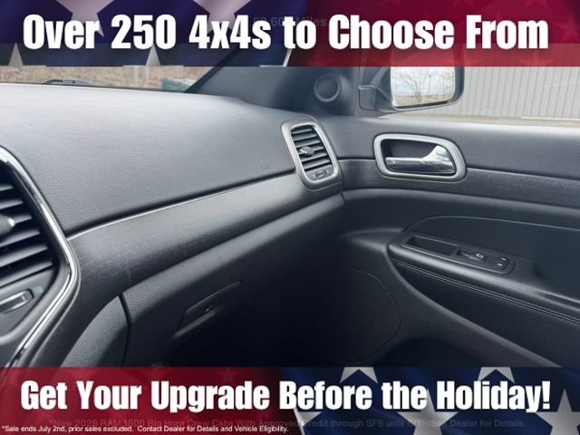 Used 2018 Jeep Grand Cherokee Laredo AWD/4WD image 28
