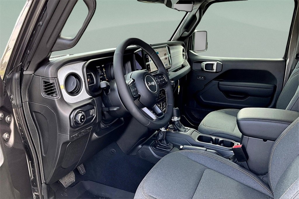 New 2025 Jeep Gladiator Sport image 14