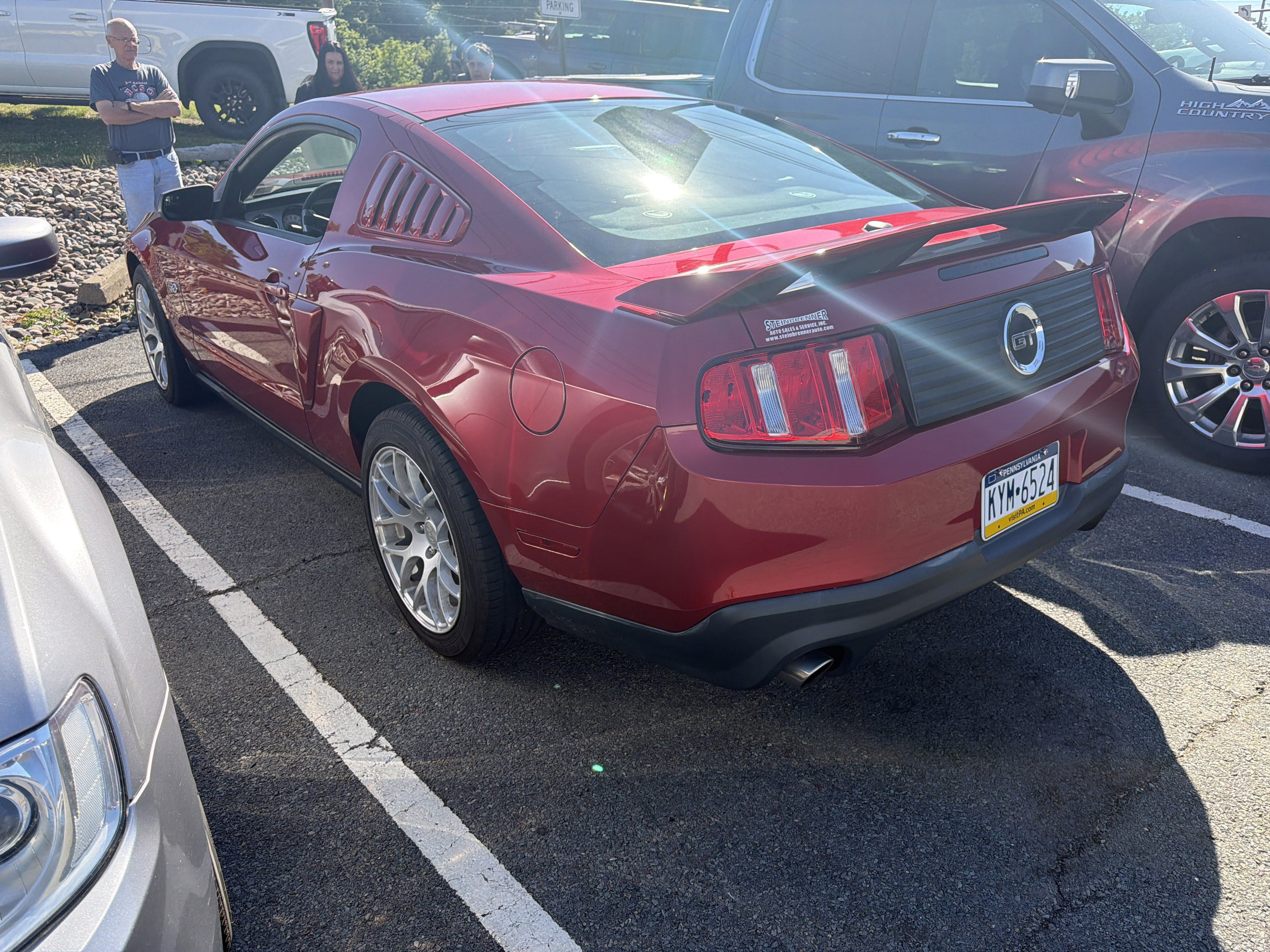 Used 2011 Ford Mustang GT Premium w/ GT Coupe Accessory Pkg 5 RWD image 4