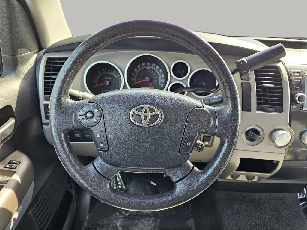 Used 2013 Toyota Tundra 4x4 CrewMax w/ Tow Pkg image 5