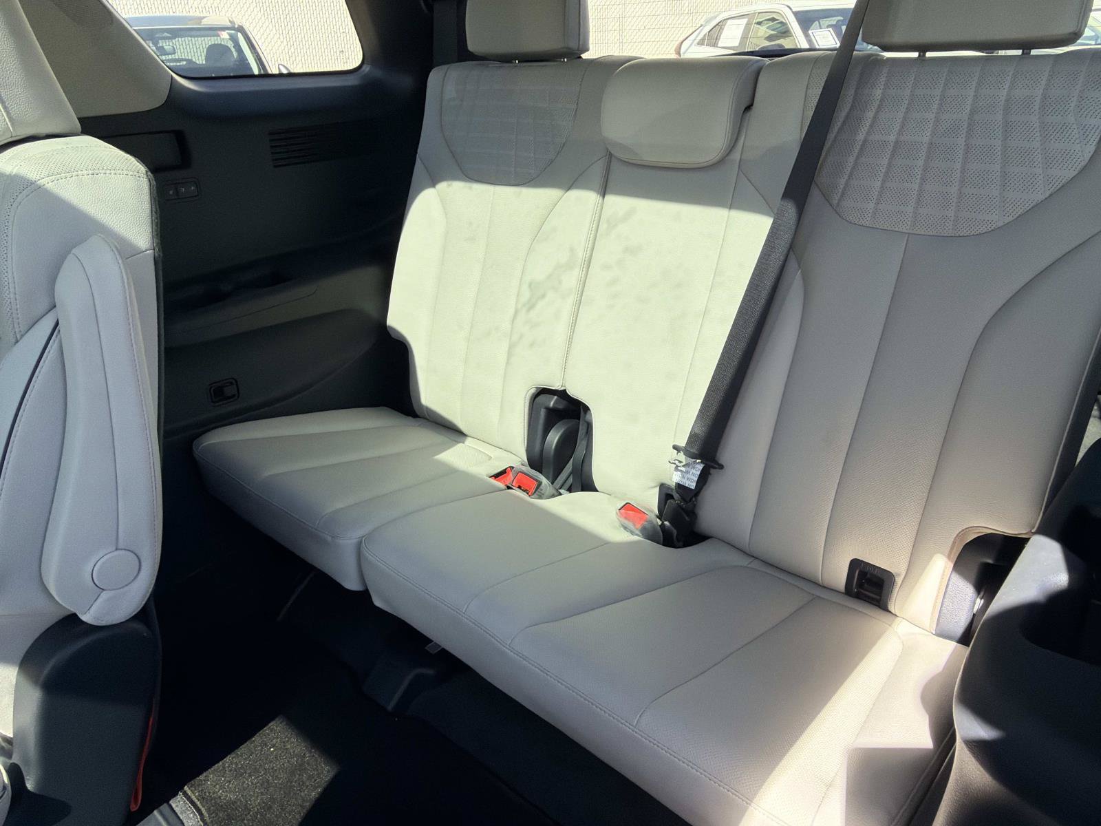 Used 2024 Hyundai Palisade Limited FWD image 16