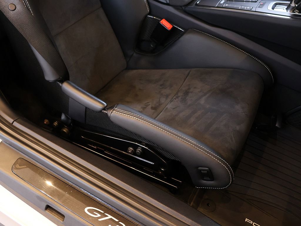 Used 2016 Porsche 911 GT3 RS image 18