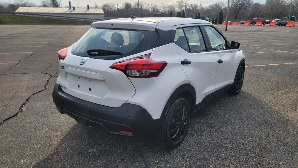 Used 2020 Nissan Kicks S image 12