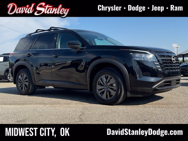 Used 2026 Nissan Pathfinder SV