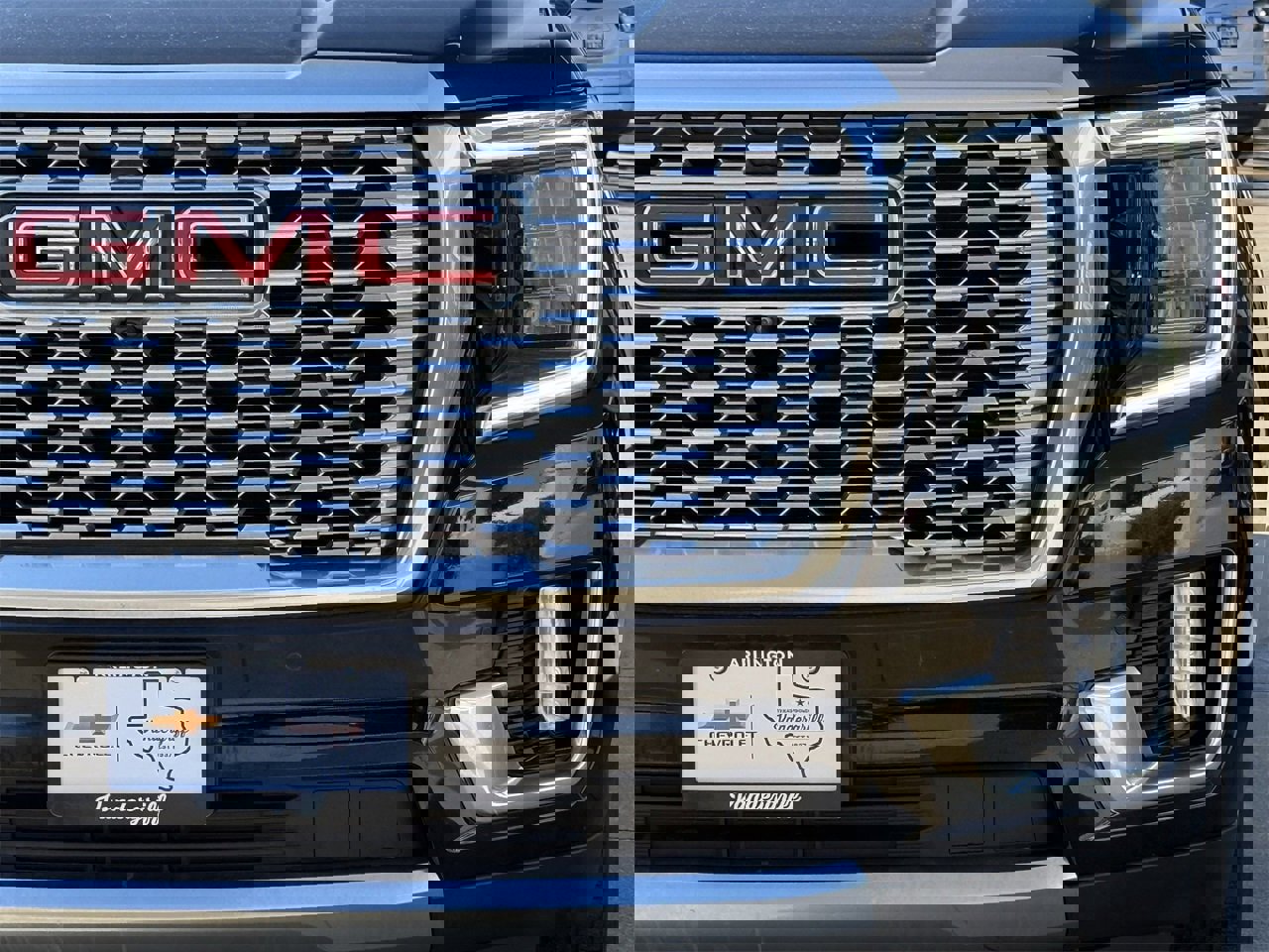 Used 2022 GMC Yukon XL Denali image 8