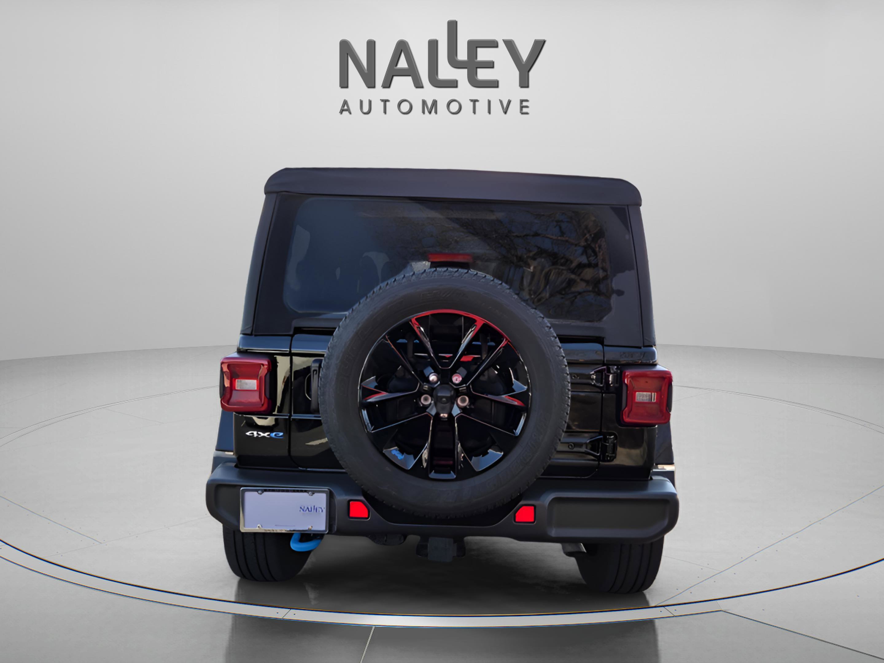 Used 2023 Jeep Wrangler Sahara w/ Cold Weather Group image 5