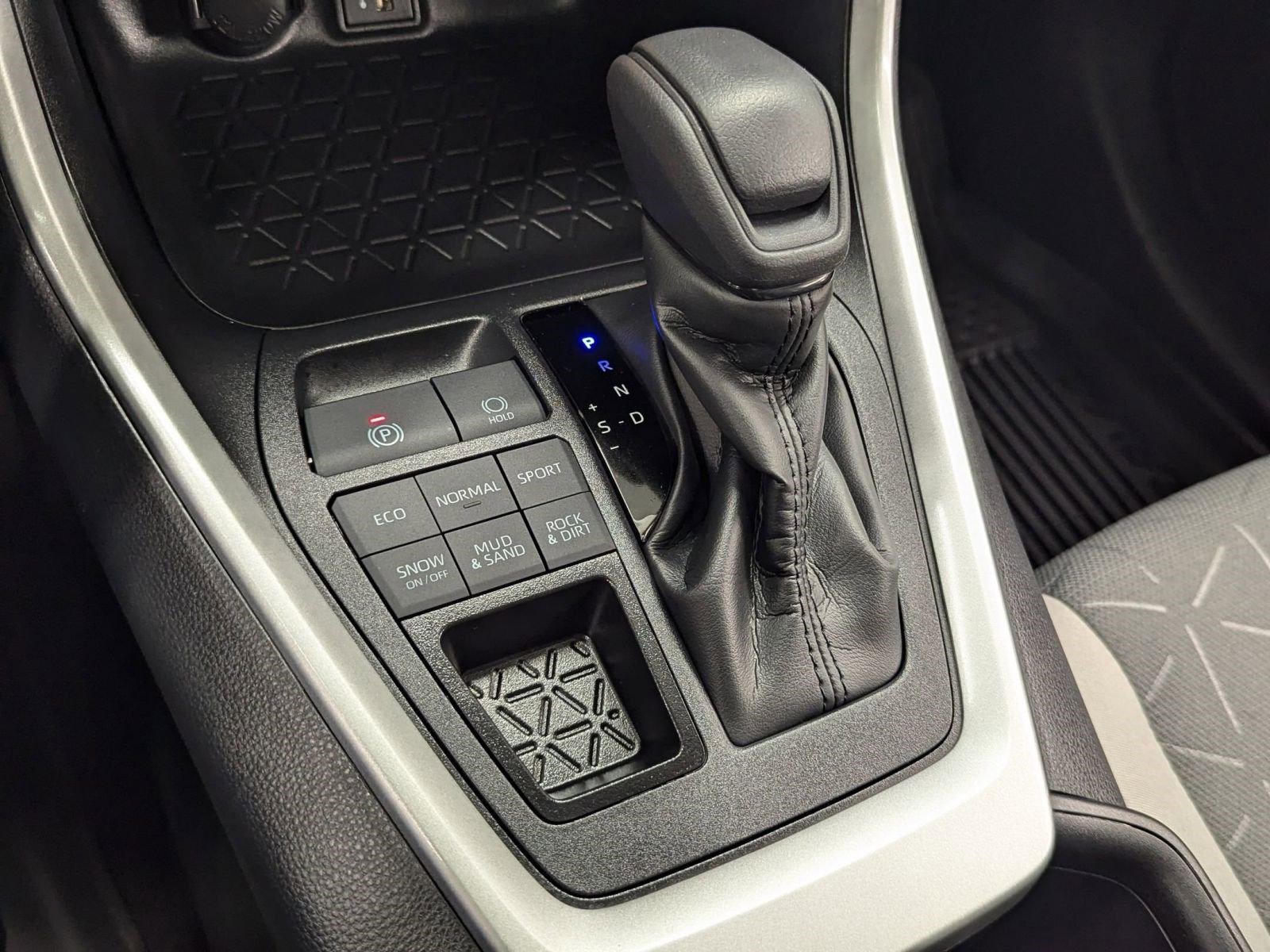 New 2025 Toyota RAV4 XLE image 14